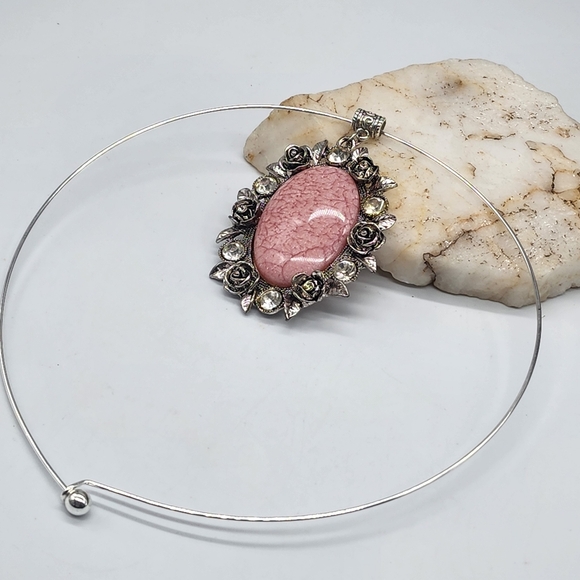 Boho Style Victorian Jewelry Silver Rose Coral Cameo Shape Medalion - Picture 6 of 9